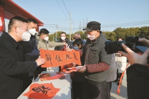 泰州日报社启动“共筑美好家园行动”文明实践活动