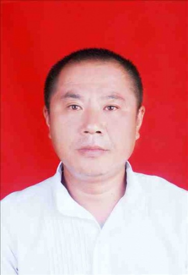 古道热肠乐助人，见义勇为显英雄——瞿振国