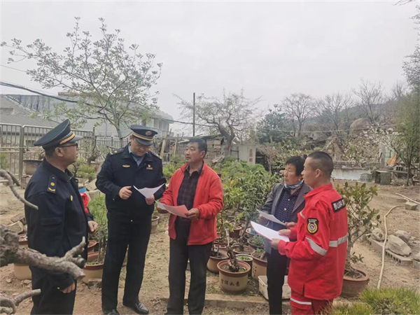 泰山景区天烛峰执法大队开展志愿宣传活动