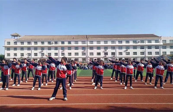 青州：创新中小学体育工作 让未成年人思想道德建设“动”起来