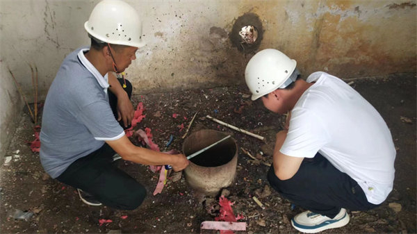 强化公务员平时履职考核，提升为民服务水平