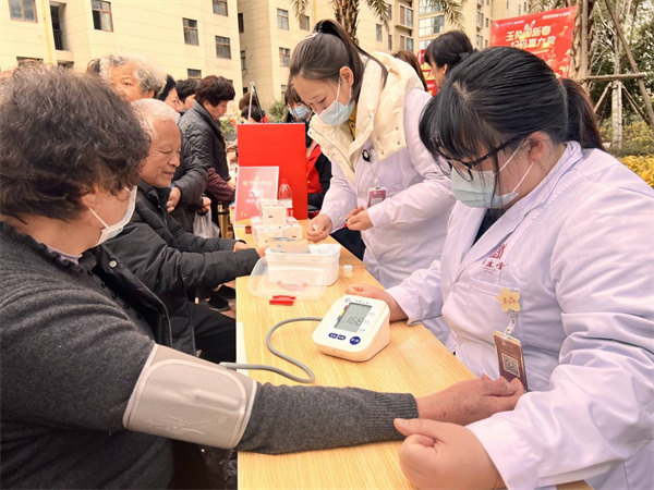 6支志愿队送服务进社区