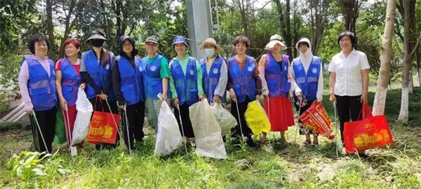 温岭：“全国低碳日”代表与志愿者在行动