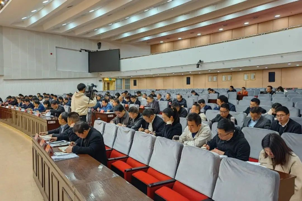 我市召开争创全国文明典范城市点评会