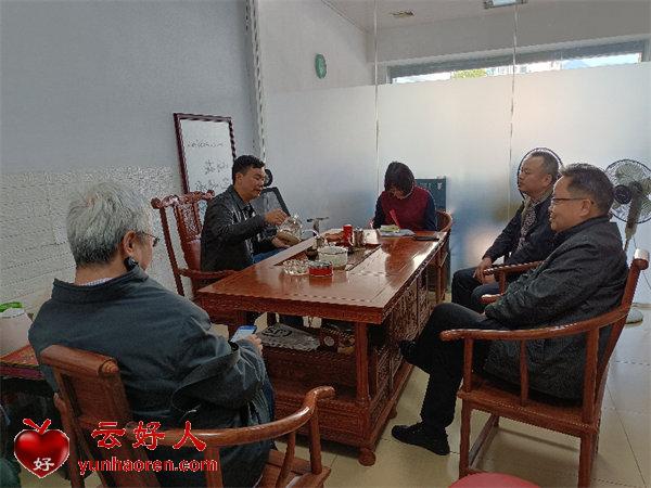  Deng Kebin, Deputy Director of the Municipal Bureau of Commerce, led a team to Yangshan to carry out research on second-hand car circulation