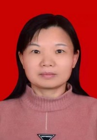 　　黄凤新是佛冈县小雨点志愿者协会会员，她从事的志愿服务内容丰富、对象多元，生活与志愿服务已经分不开